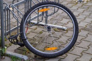 Færre cykler bliver stjålet – men tyvene går efter de dyre